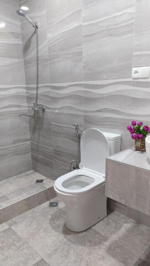 Elegant Hotel Кутаиси Екстериор снимка