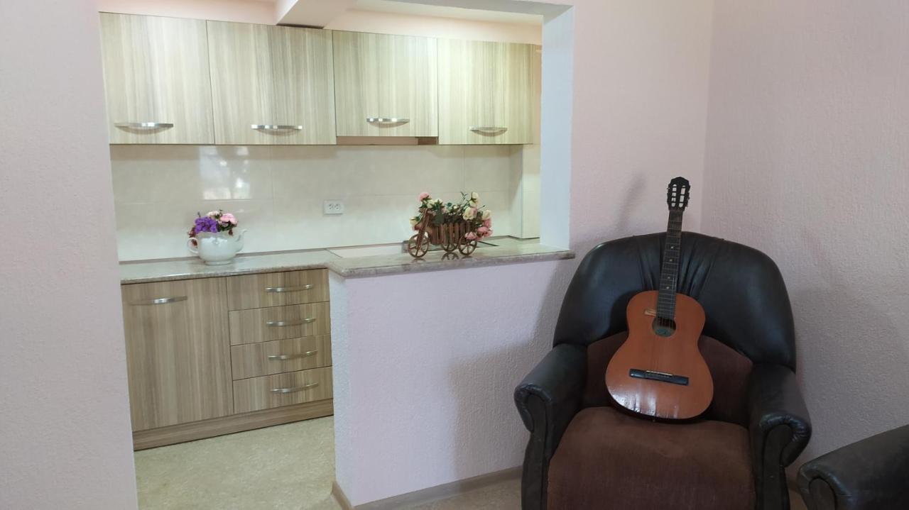 Elegant Hotel Кутаиси Екстериор снимка
