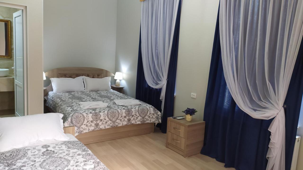 Elegant Hotel Кутаиси Екстериор снимка