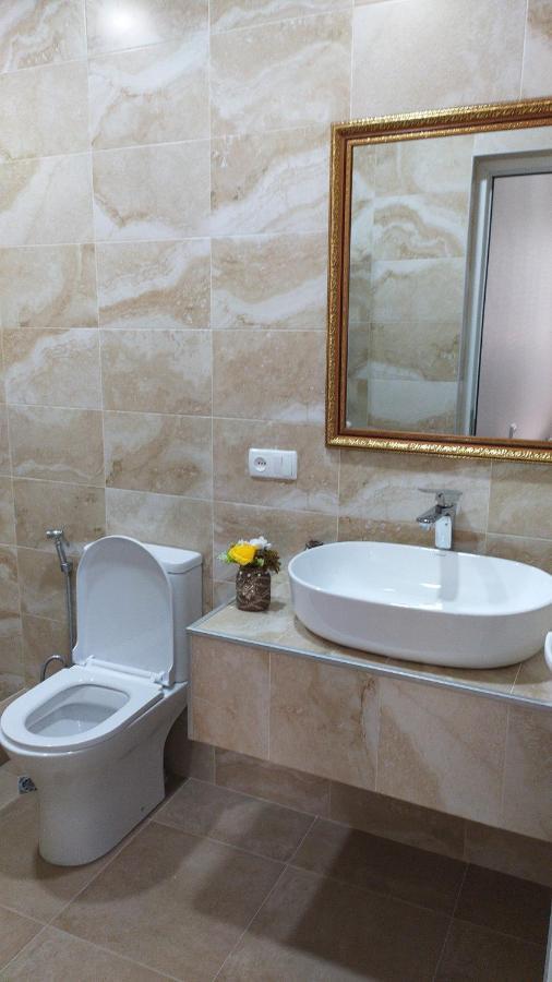 Elegant Hotel Кутаиси Екстериор снимка