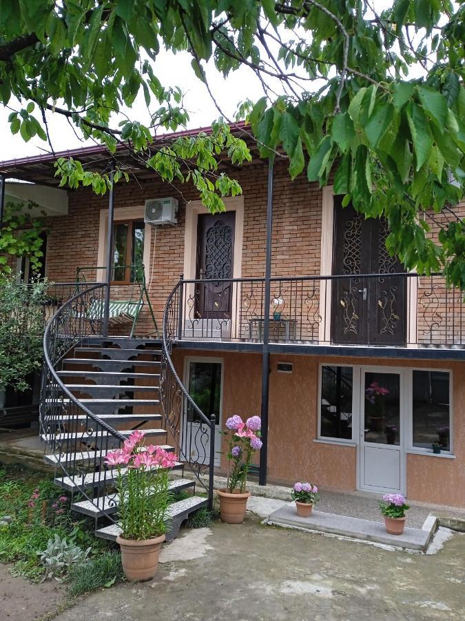 Elegant Hotel Кутаиси Екстериор снимка